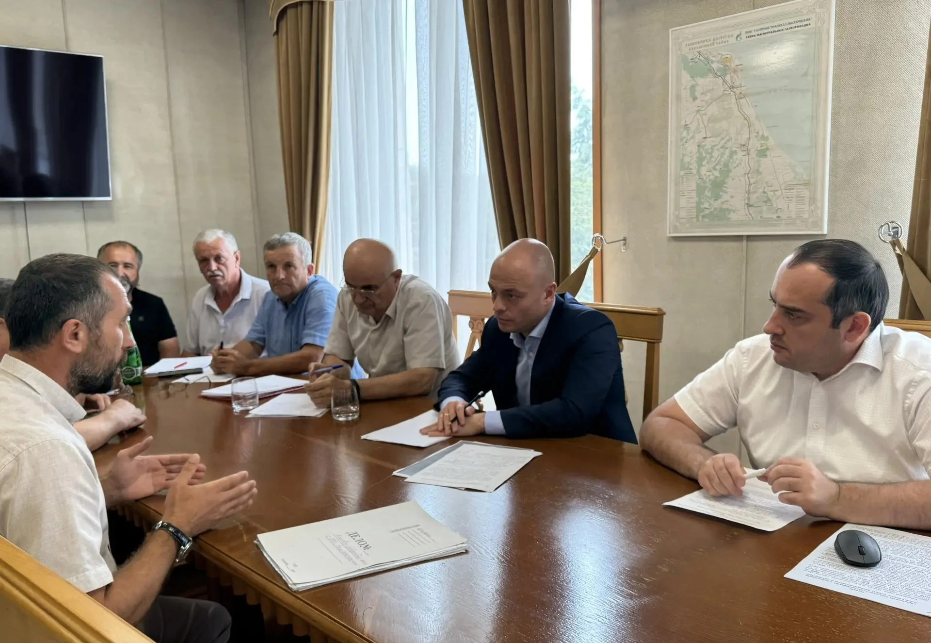 Иван Голуб провел рабочую встречу с аграриями Каякентского района