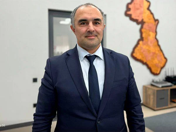 Юрий Гамзатов поздравил жителей Дагестан с Днём языков народов России