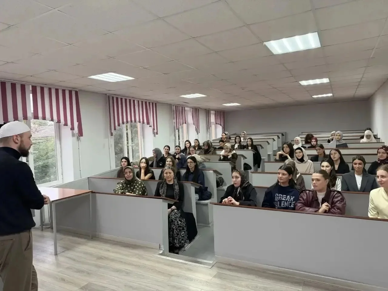 В ДГПУ продолжается цикл просветительских бесед по профилактике экстремизма