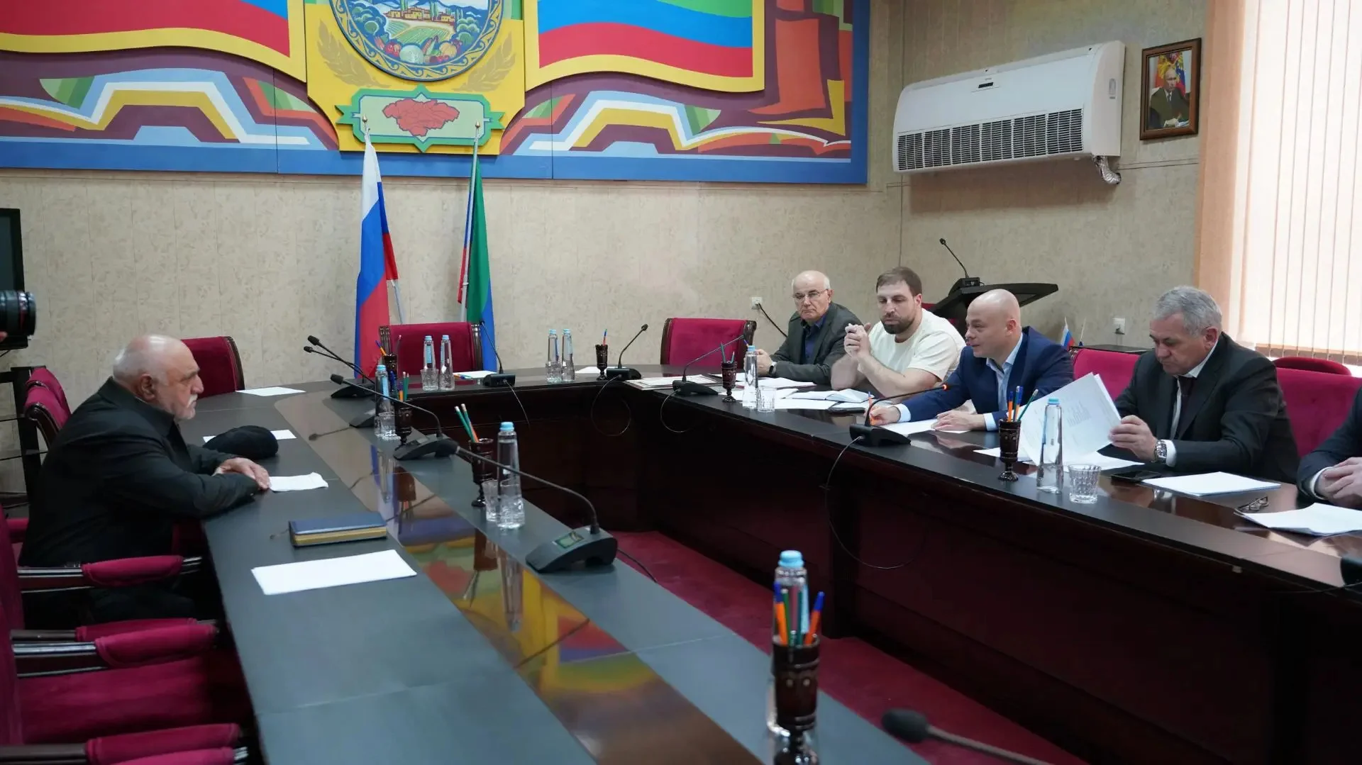 Иван Голуб провел личный прием граждан в Левашинском районе