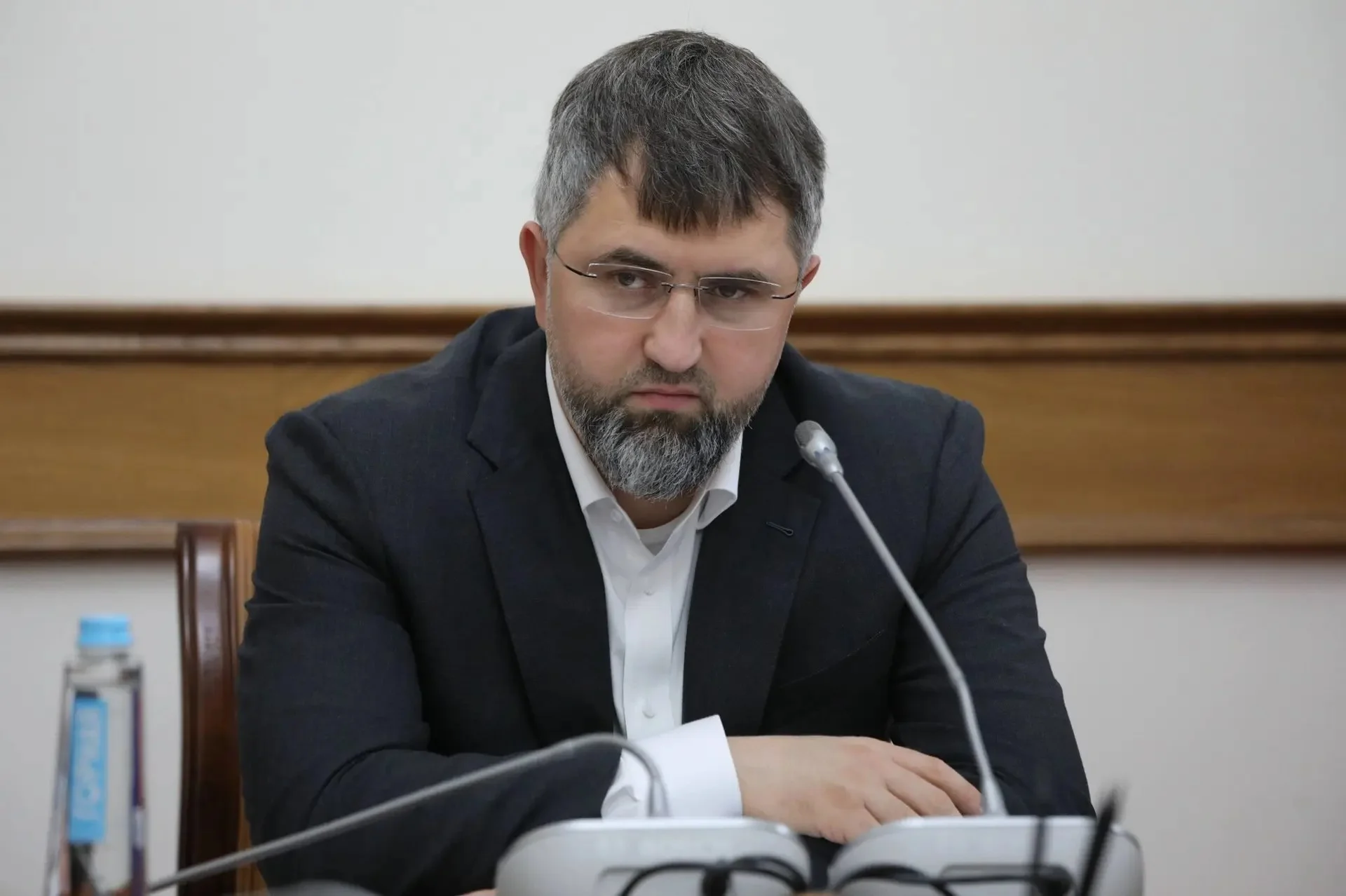 В Махачкале усиливают защиту электроподстанций от паводков: