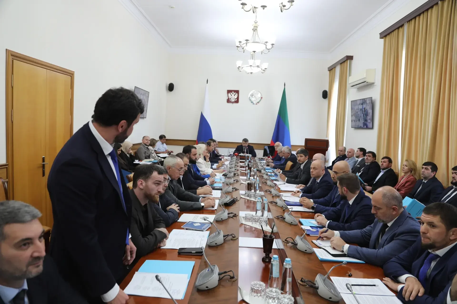 Магомед Рамазанов представил новых руководителей органов исполнительной власти