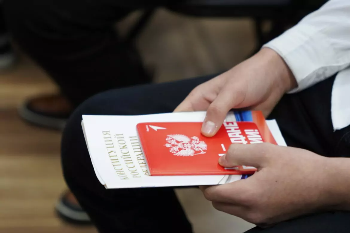 Юные дагестанцы получила первые паспорта в рамках акции «Мы – граждане России»