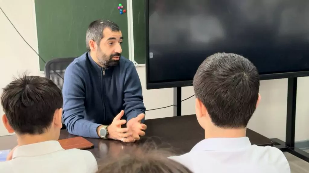 Школьникам Избербаша рассказали об интернет-угрозах